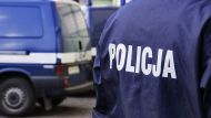Полиция разыскивает двух мужчин, которые напали на магазин в Серакове в среду утром (район Мысленице) и сбежали с разграбленной суммой, - сообщил представитель малопольской полиции Себастьян Глен