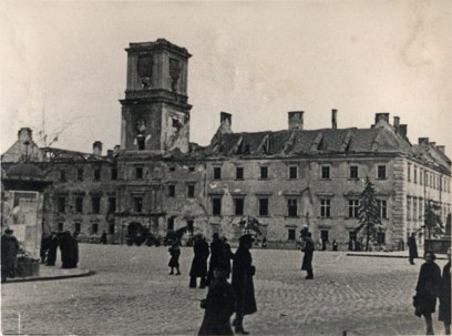 Королевский замок в Варшаве, сожженный в сентябре 1939 года, фотография периода оккупации