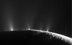 Но на одной из спутников Сатурна может быть жизнь: Энцелад