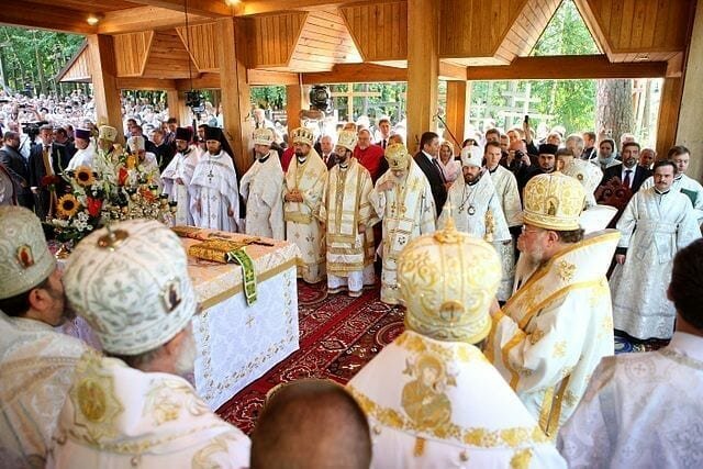Они молятся в славянской церкви, имеют свои святые места в Грабарке, в Яблецне и Супрасле