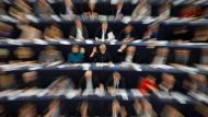 Комиссар ЕС по вопросам юстиции Виера Журов отделилась от слов комиссара по бюджету Гюнтера Эттингера, который накануне упомянул Польшу среди стран, угрожающих Сообществу