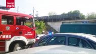 Пять человек были доставлены в больницу после столкновения пассажирского поезда Шепетово-Белосток с прицепом для грузовика, которое произошло утром на неохраняемом проходе в Двораки-Станьки (Подляское воеводство)