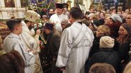 В отличие от западных христиан, празднующих рождение Христа 25 декабря, большинство православных празднуют Рождество 7 января, согласно юлианскому календарю, который «откладывается» на 13 дней по отношению к григорианскому календарю, который действует практически во всем мире