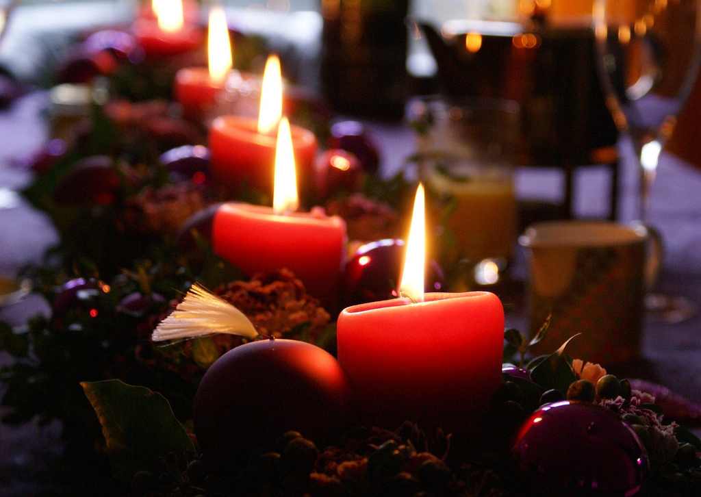 В Латинской церкви канун Рождества празднуется 24 декабря, греко-католический и православный - 6 января, а в католической церкви Армянского обряда - 5 января