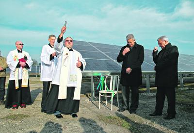 Например: Парк солнечной энергии Римско-католического прихода Ченстоховской Богоматери в Яблонке, з оо