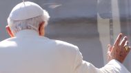 Картина Папы Римского Бенедикта XVI о Франциске, широко освещаемая средствами массовой информации, была опубликована Ватиканом без ключевых отрывков;  это изменило его значение