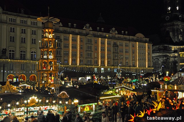 Мы были в восторге от них уже во время   Октоберфест   так что это была наша первая еда в Дрездене, потому что именно здесь мы начали наше рождественское приключение adventure
